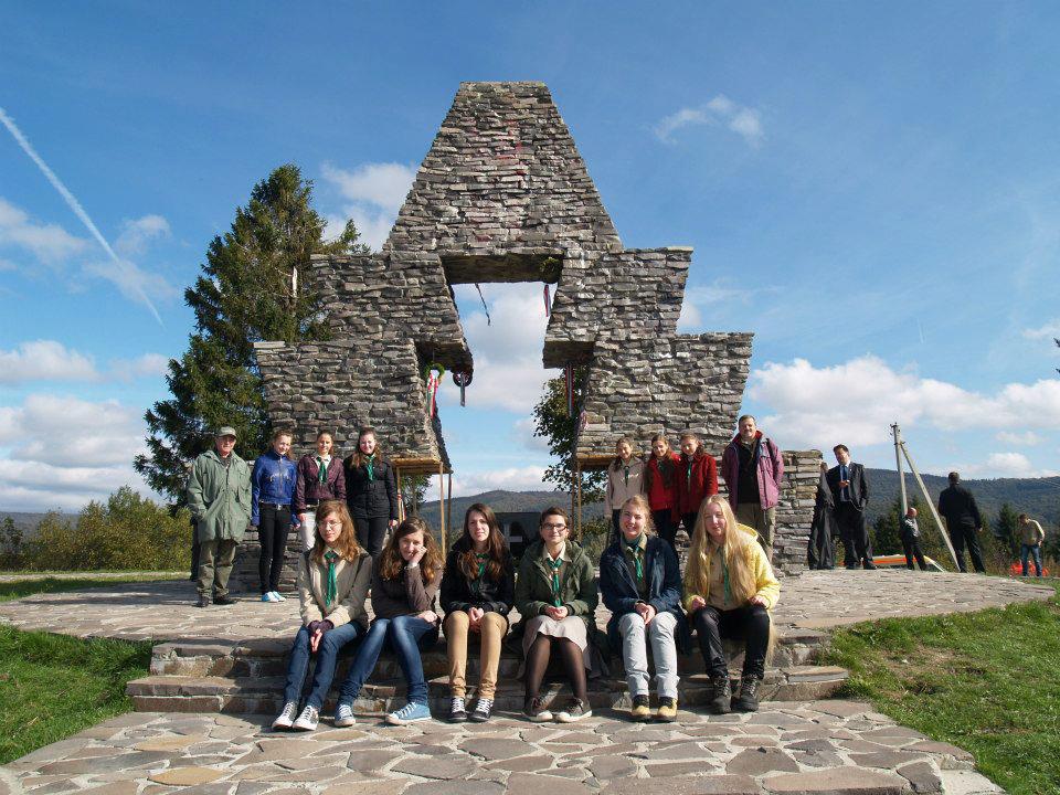 Újraavatták a vereckei emlékművet